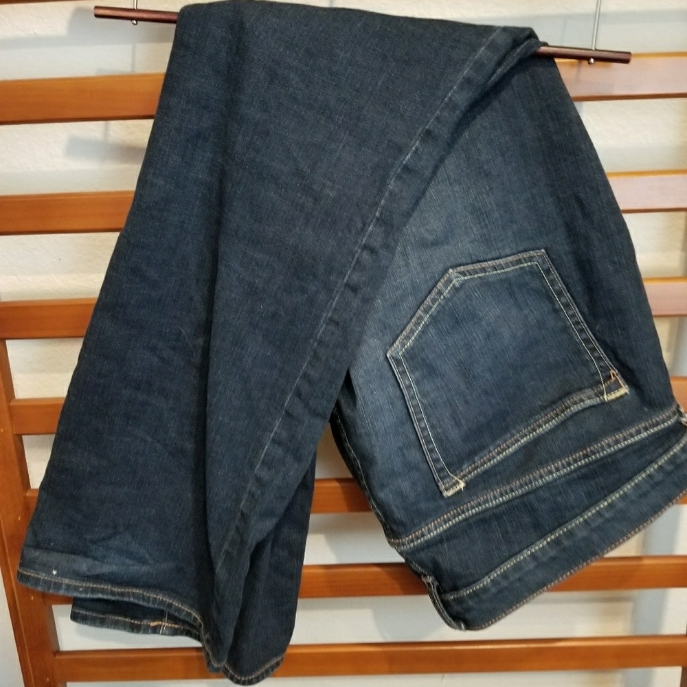 Old navy diva style jeans. Size 18